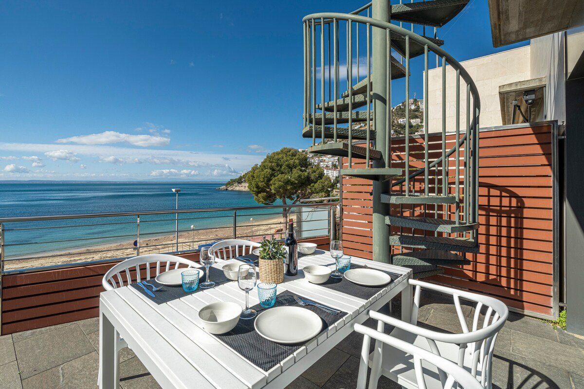 Apartamento ático delante del mar gallery image 3