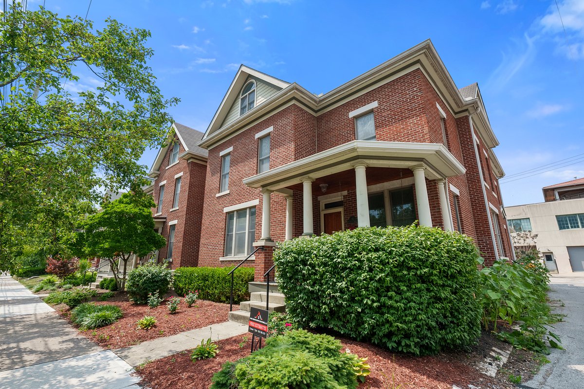 Very Spacious 14 Bed/3.5Bath home-Perfect location