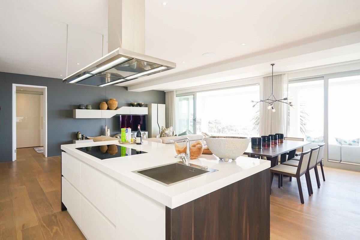 Boulders Beach on Victoria Road gallery image 4