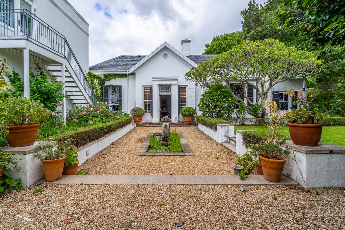 Beautiful heritage home in leafy Southern Suburbs