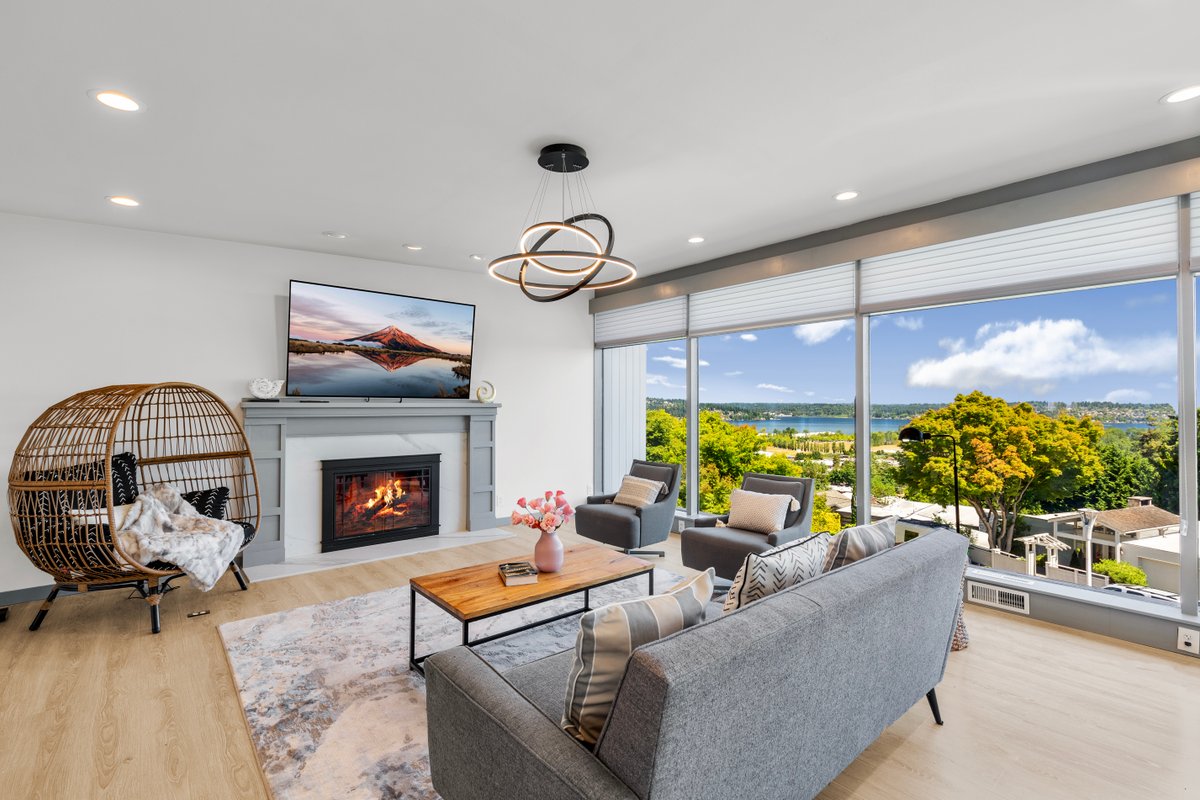 4 Beds Top Floor House with Lake & Mountain Views