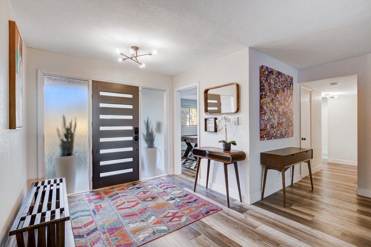 Mid-century Home near Strip/Downtown w/Heated Pool gallery image 3