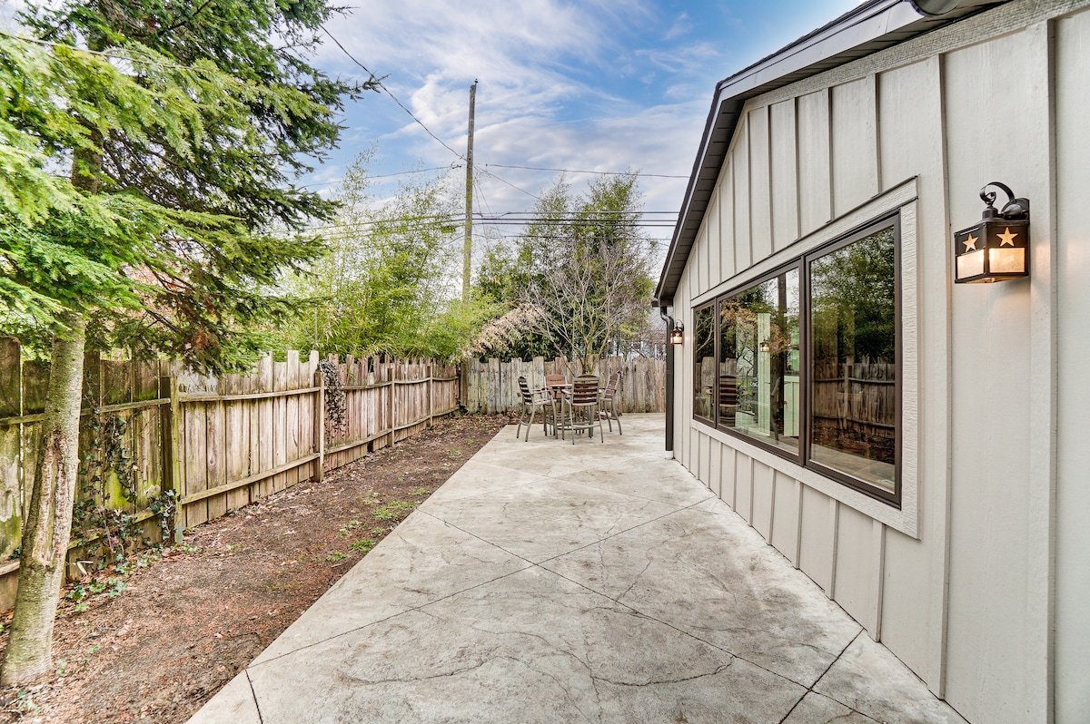 The Frog Cabin gallery image 3