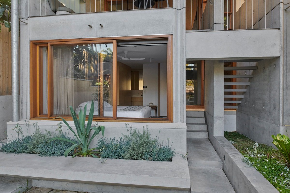 Stunning 3-BR Architectural Gem gallery image 3