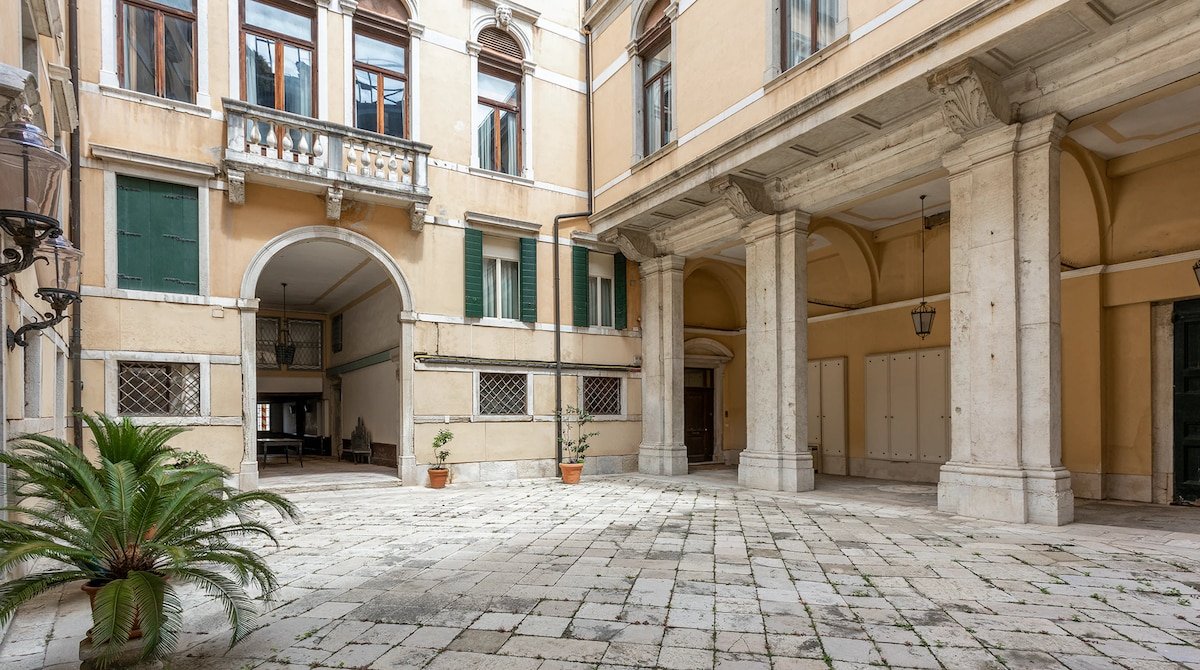 Luxury on the Gran Canal with wonderful view gallery image 5