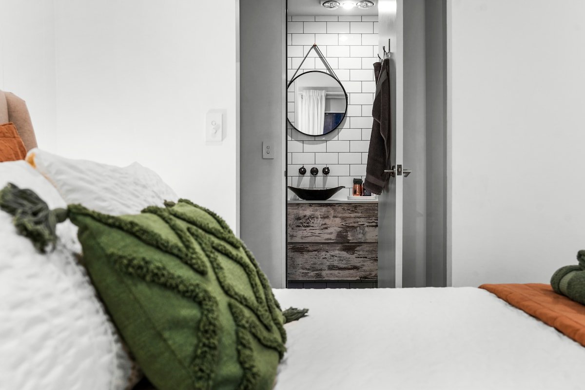 ‘PerthLuxeHomestay’ welcomes you! gallery image 5