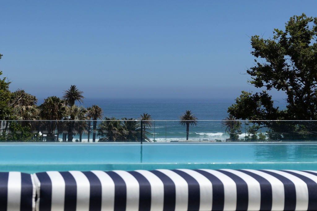 Camps Bay Beach Villa gallery image 2