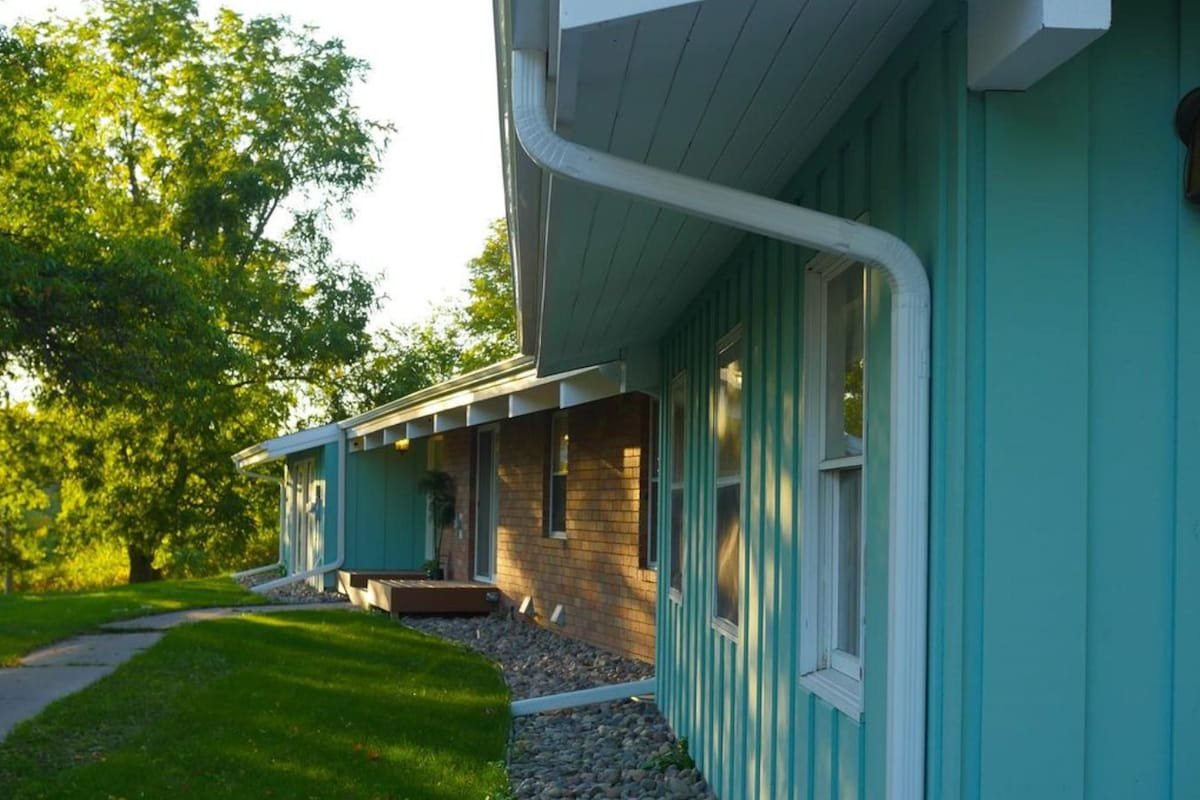 Grandpa’s Pool House gallery image 3