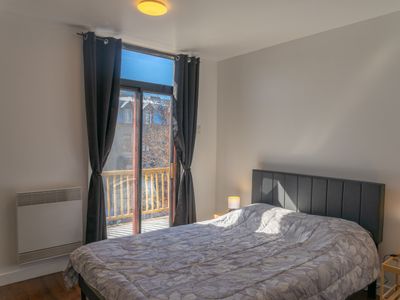 Spacious 3 Bedroom Apartment in Heart of Montreal