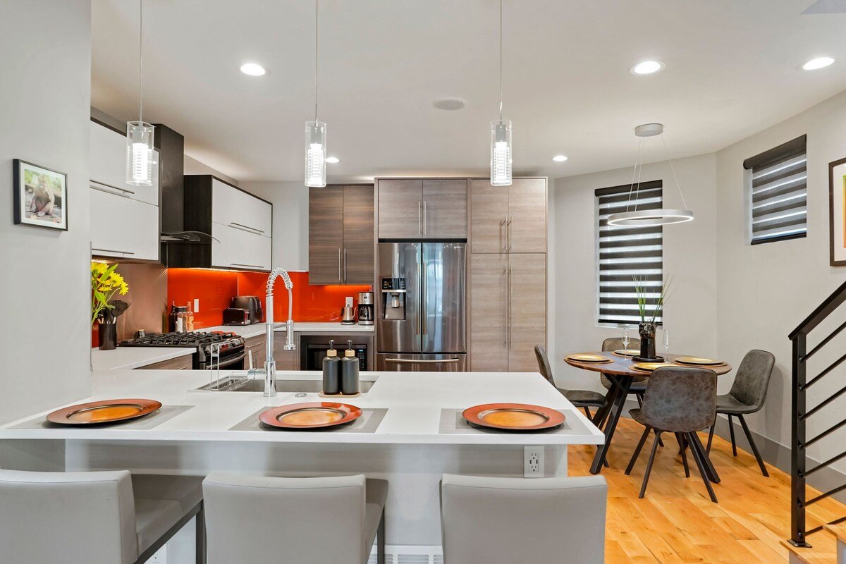 Modern Home w/ Stunning Rooftop gallery image 5