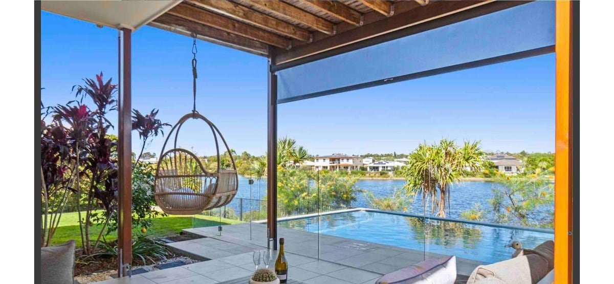 Serenity SEA LAKE HOUSE Pet Friendly, pool on lake gallery image 2