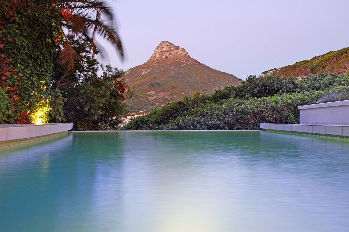 3 Bed close to Camps Bay beach, pool, garden