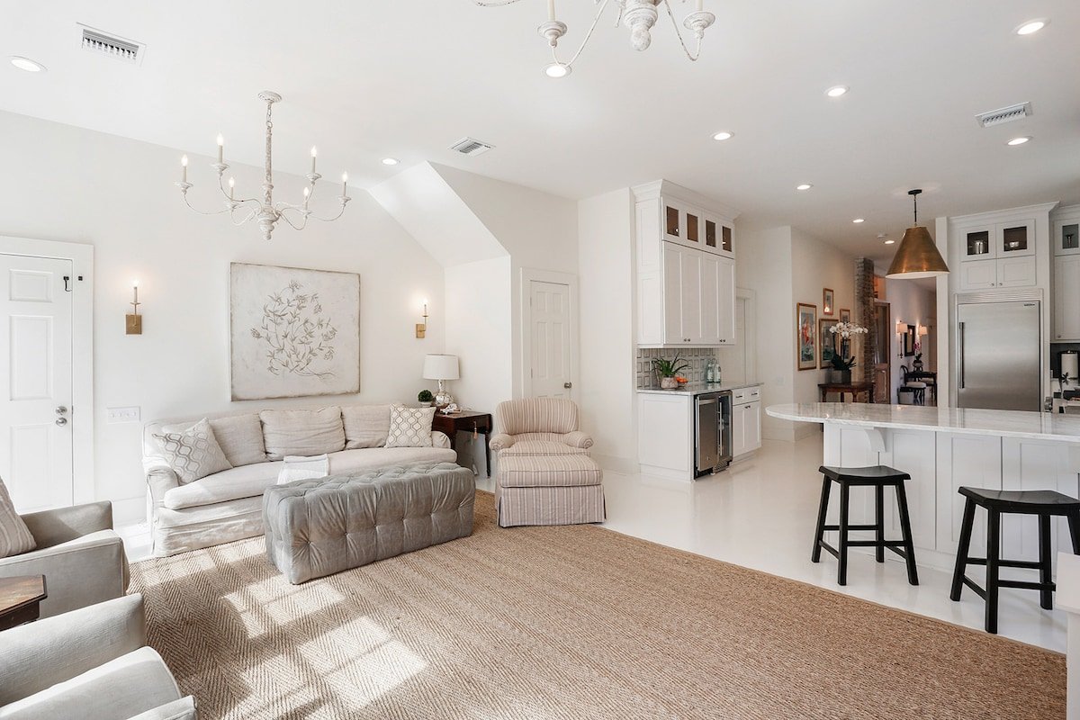 Uptown near Universities gallery image 3