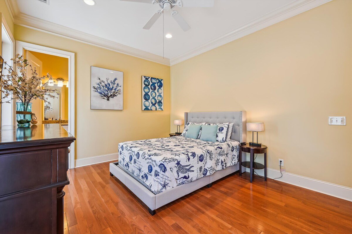 18 SandDollar, Oceanfront, Pool, Golf, Pickleball gallery image 3