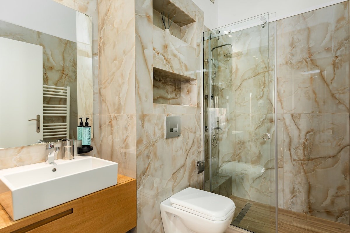 #Apollo: Luxe Aristotelous penthouse w/ city view gallery image 5