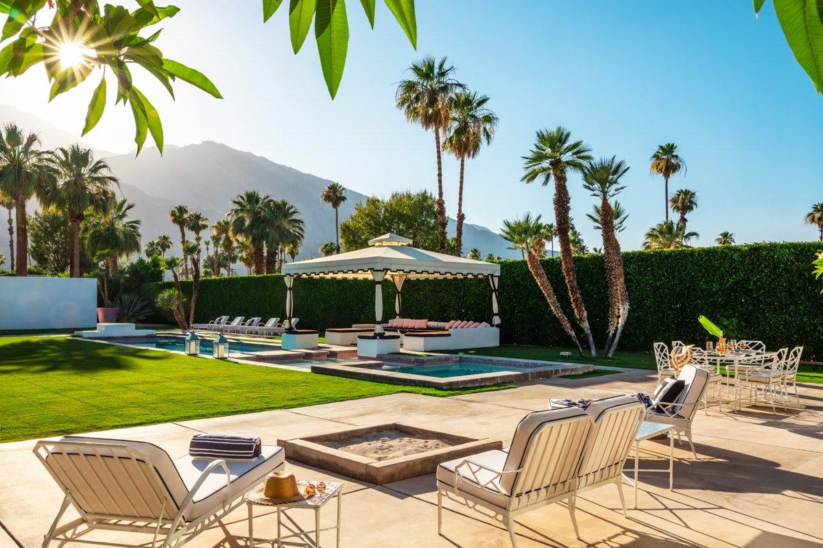 Villa Sierra -Famous Pink Door and Mountain Views! gallery image 5