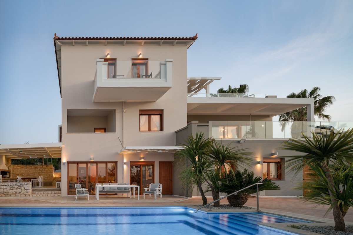 Tsourlakis Residence, an oasis of tranquility gallery image 2