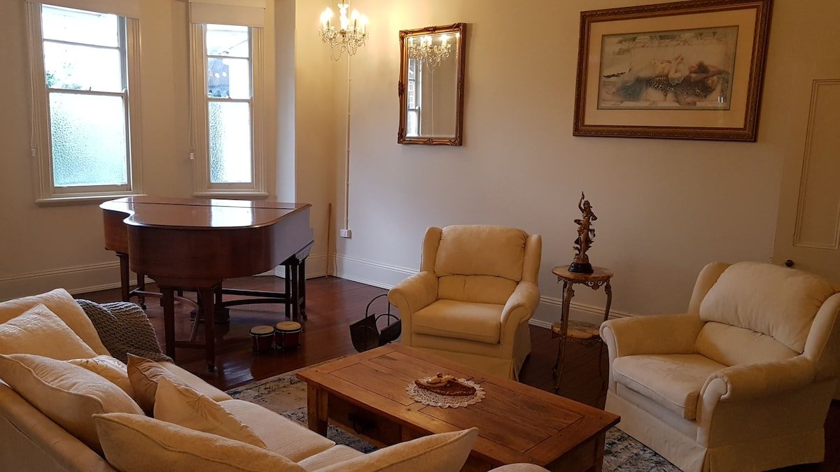 Wingham House 1889 – Entire Bnb (2 rooms) gallery image 4