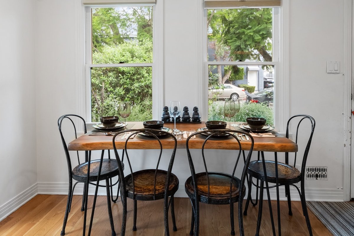 Serenity place, 2BD house in SM w/ free parking gallery image 4