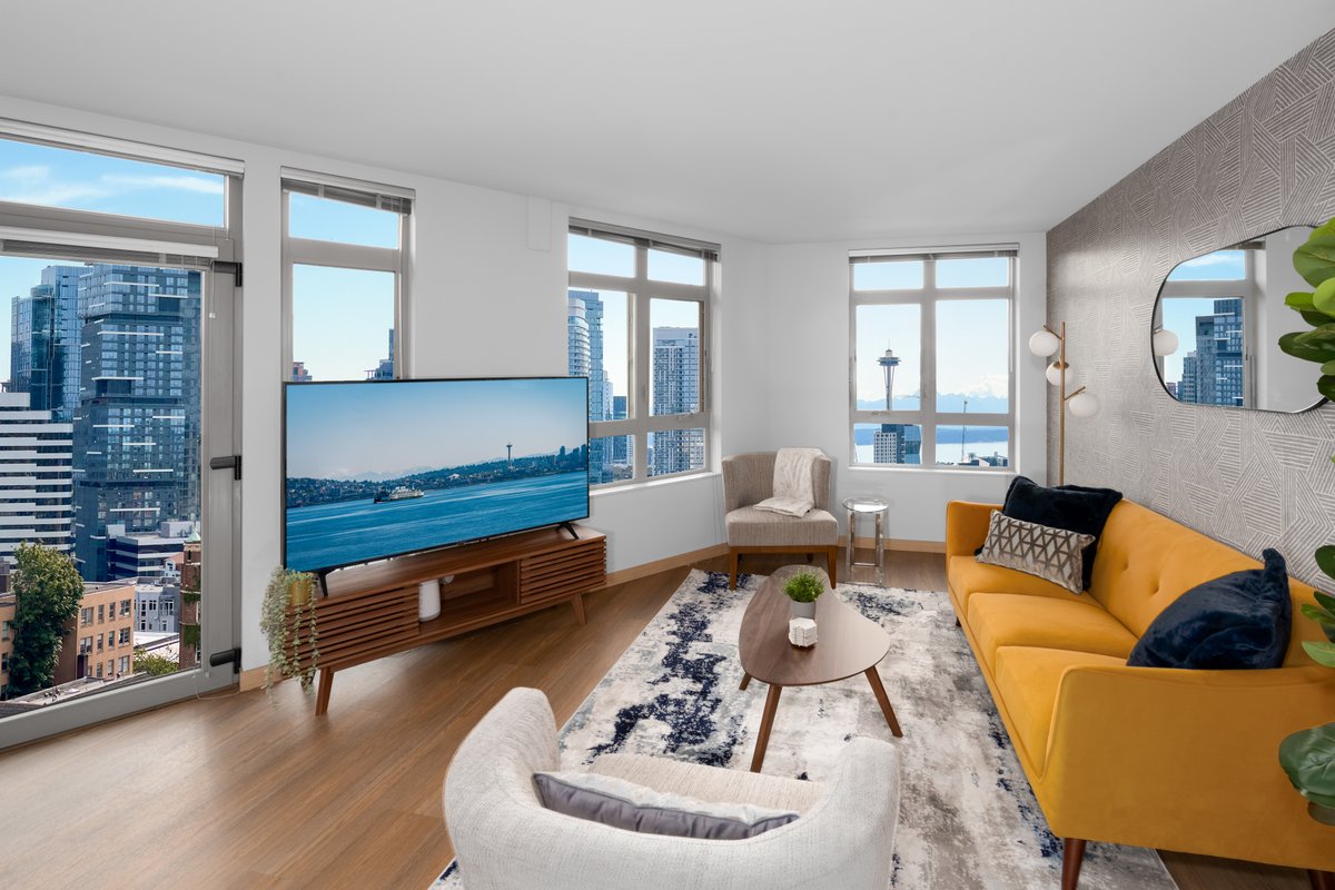 Luxe Space Needle View Suite | Rooftop | Parking