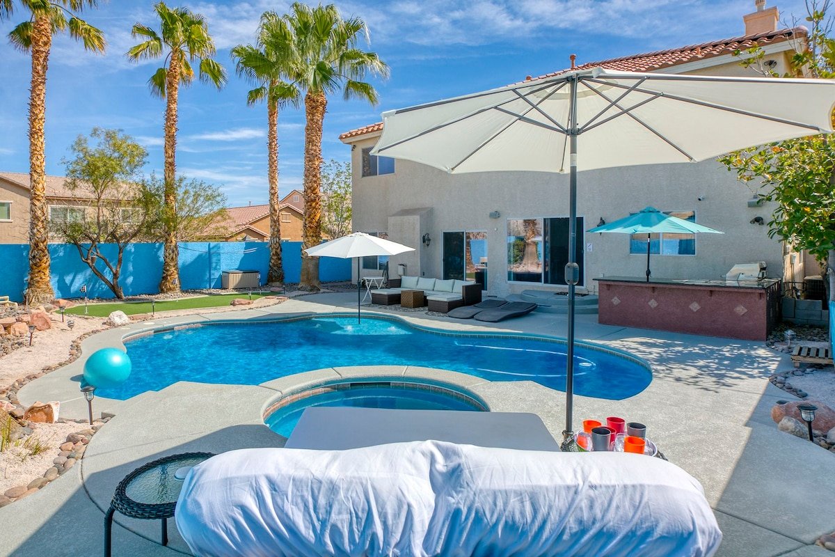 Private Villa Your Haven for Vegas! Prime location gallery image 3