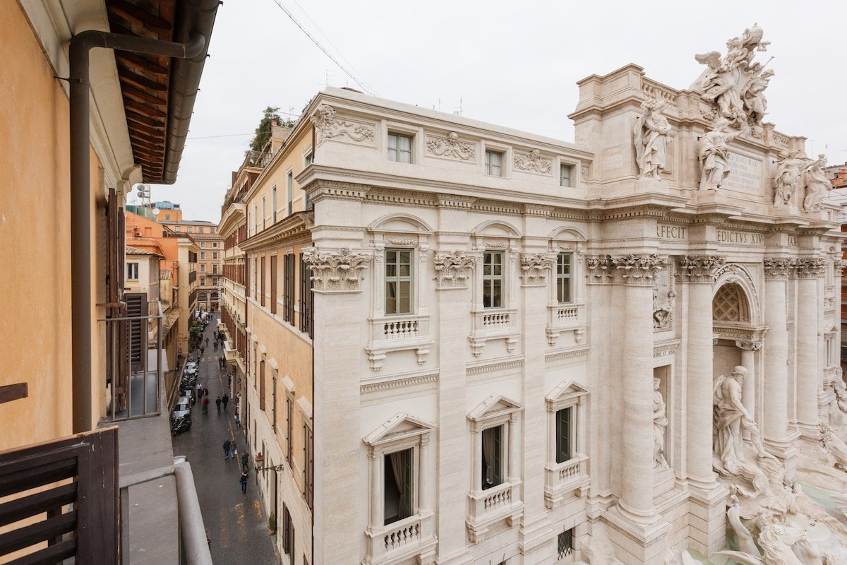 Trevi Panorama Luxury with Amazing view! gallery image 4