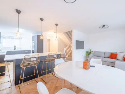 Modern Apartment in Paddington