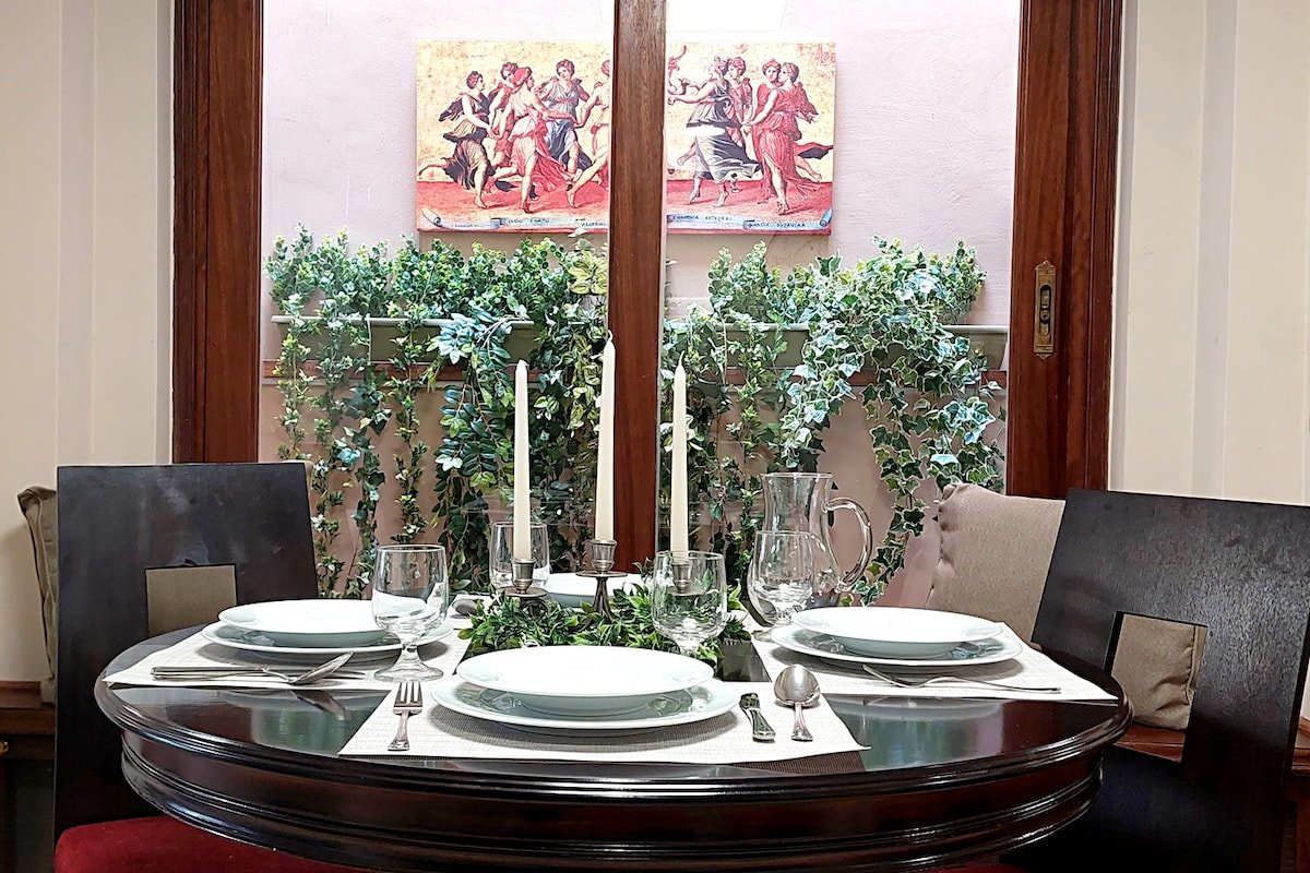 Acropolis Gate gallery image 3