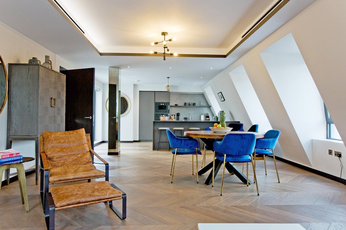 37GS Residences | 2bedroom Apt 621 near Piccadilly gallery image 4