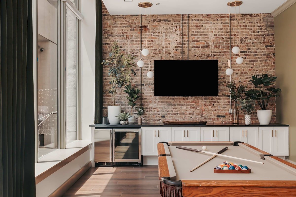 Starr Piano • Carraway • Luxury Near Broadway gallery image 4