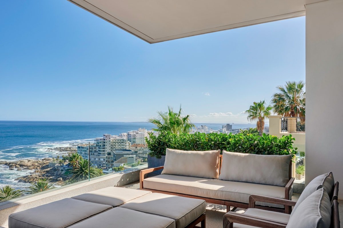 Beautiful villa in Bantry Bay gallery image 4