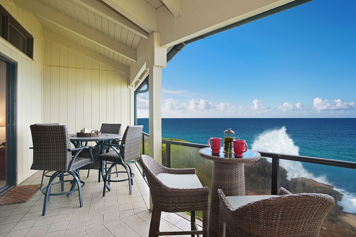 Waves Crash Below – 2 Bed with A/C, Pool & Hot Tub gallery image 2