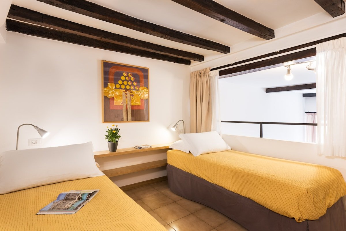 Idyllia | Teatro Pompeo Apartment in Navona area gallery image 5