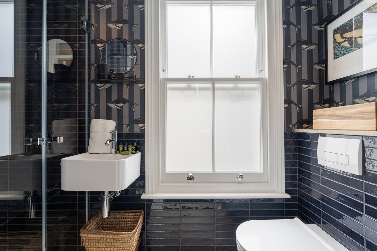 Stylish 2 bed Belgravia flat in Elizabeth Street gallery image 3