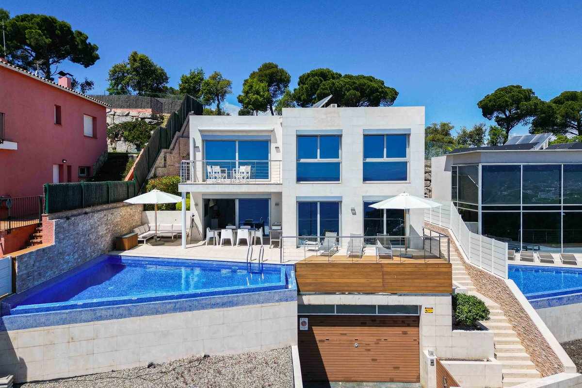 ★ CoastalVillas – Villa Blanca ★ infinity pool