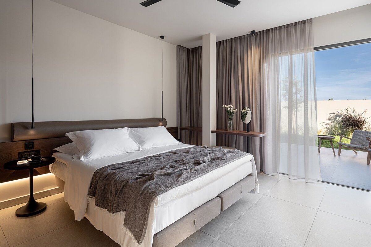 Pnoe Seafront Experience | Villa Lithos gallery image 5