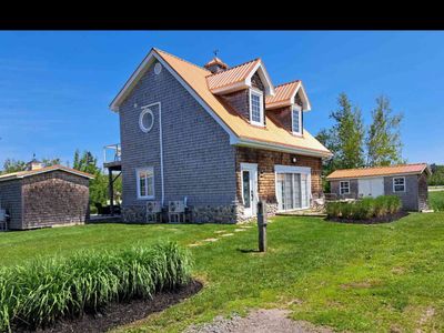 Luxury Cottage w/ Hot tub at Parlee Beach