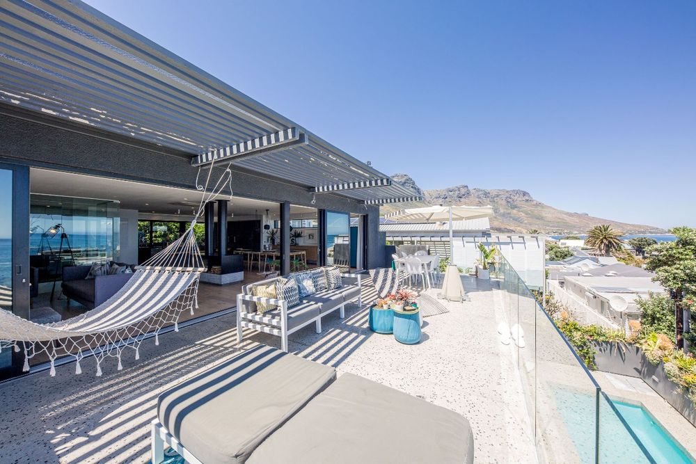 Photo 2 of Bakoven Hideaway accommodation in Bakoven, Cape Town with 4 bedrooms and 4 bathrooms