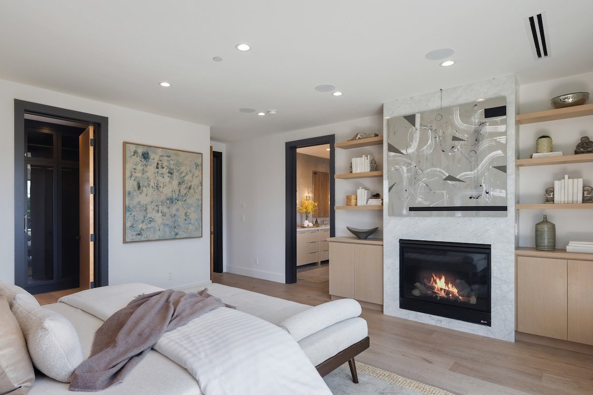 Modern Studio City 4BD Farmhouse w/ Office gallery image 3