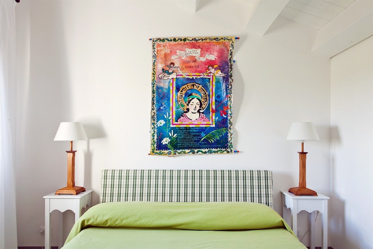 Oliva gallery image 5