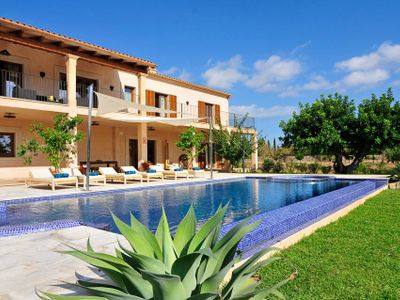 Peaceful retreat villa, infinity pool & jacuzzi