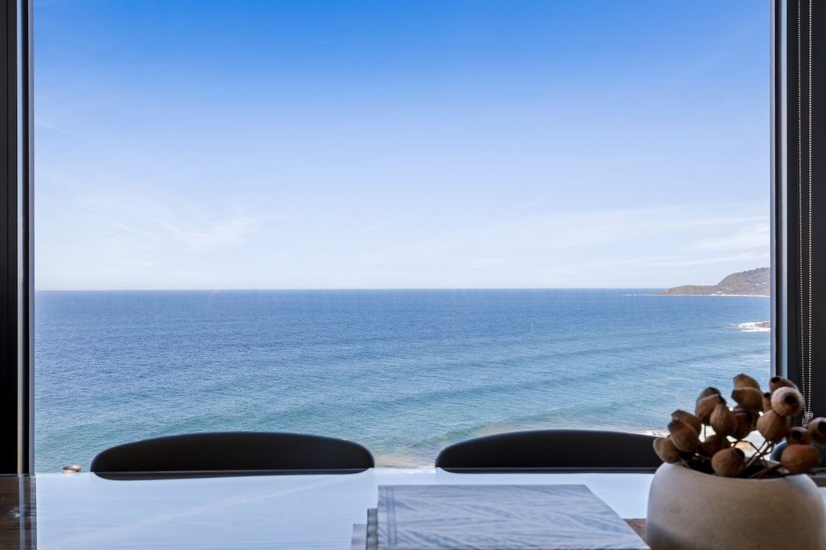 The Headland Retreat – Curated & Contemporary home gallery image 5