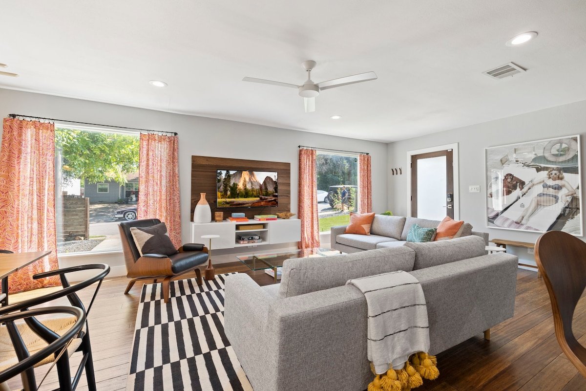 SoCo Groovy gallery image 3