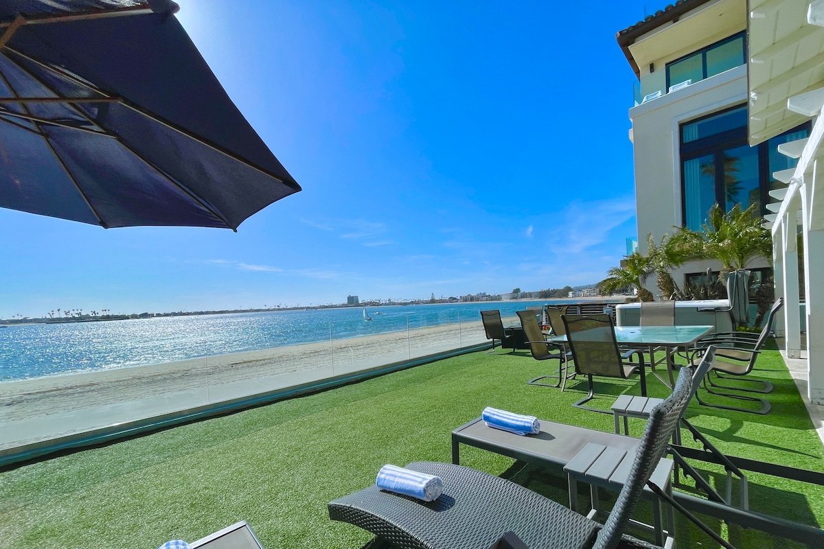 Prime Waterfront Home on Sail Bay! gallery image 2