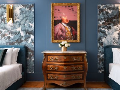 42 1F Cardosas Gem – Historic ap 1F