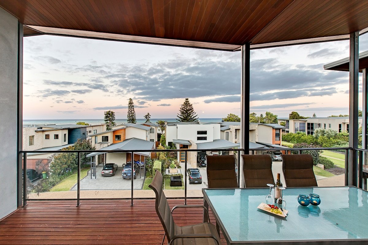 Regency Beach House 30B gallery image 2