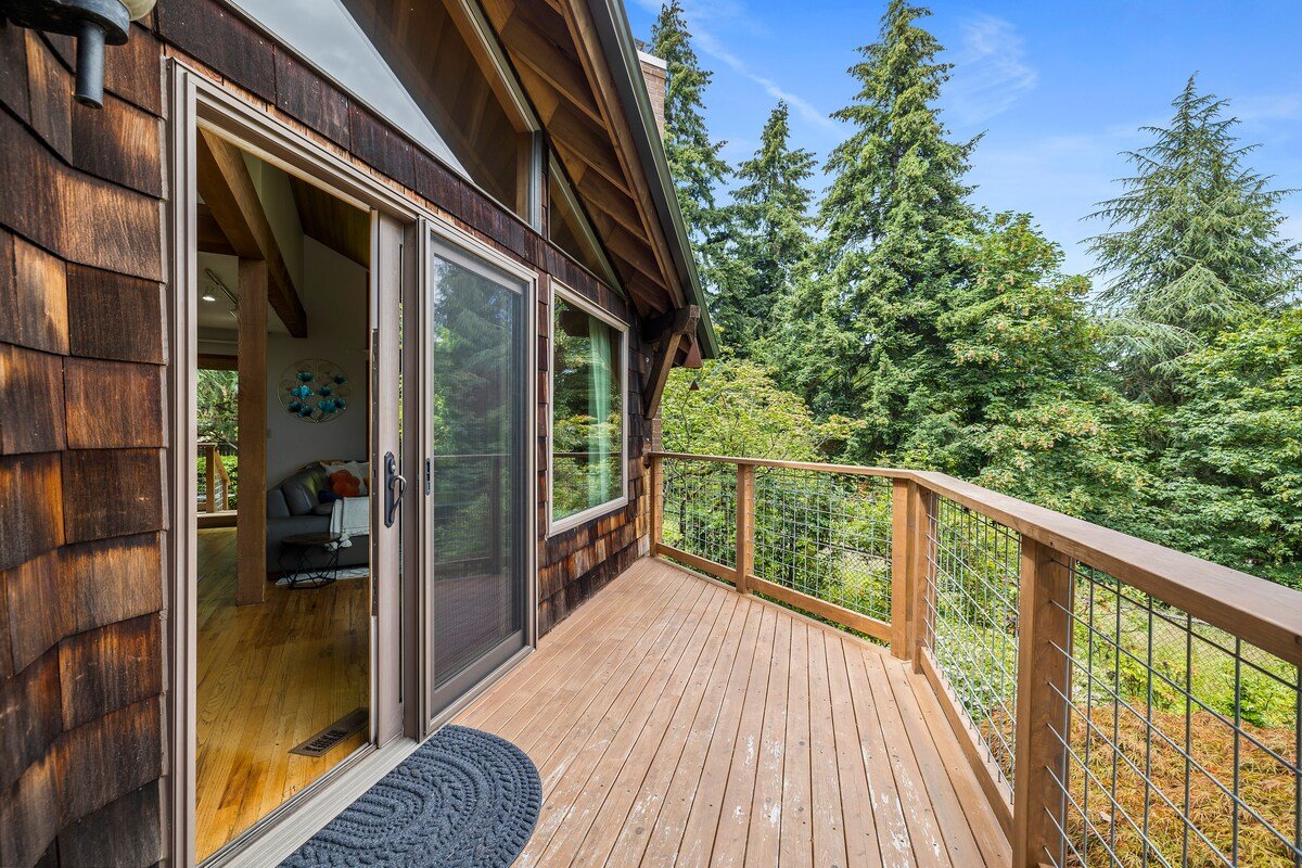 CapHill Charm gallery image 5