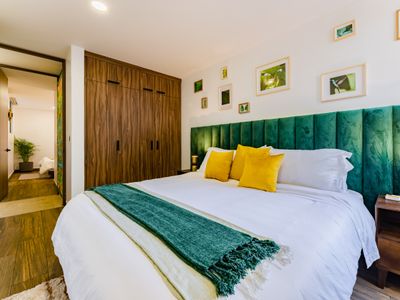 Art Deco Delight with Stunning City Views