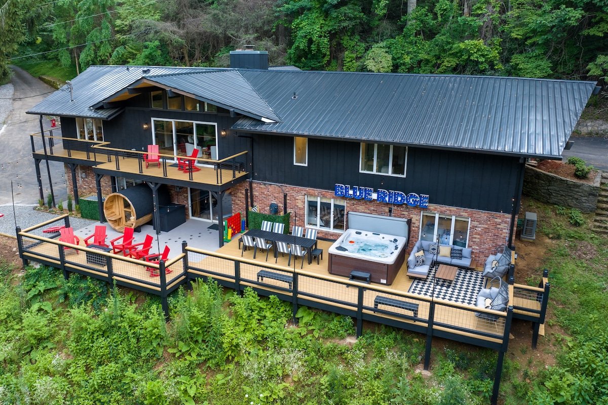 Biltmore Forest Retreat! Sauna Hot tub Game Rm gallery image 4