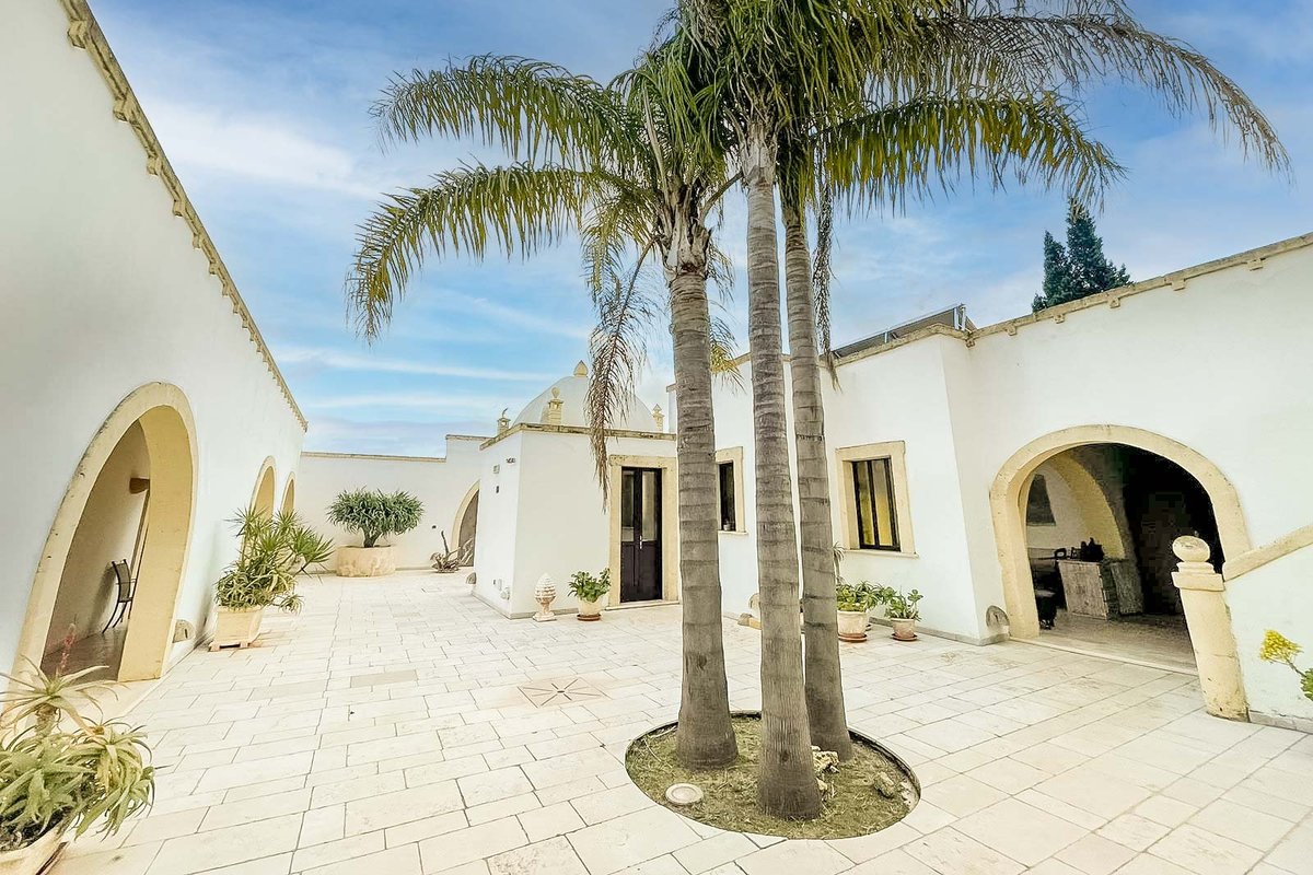 Torre Guaceto Luxury Masseria Salted Pool